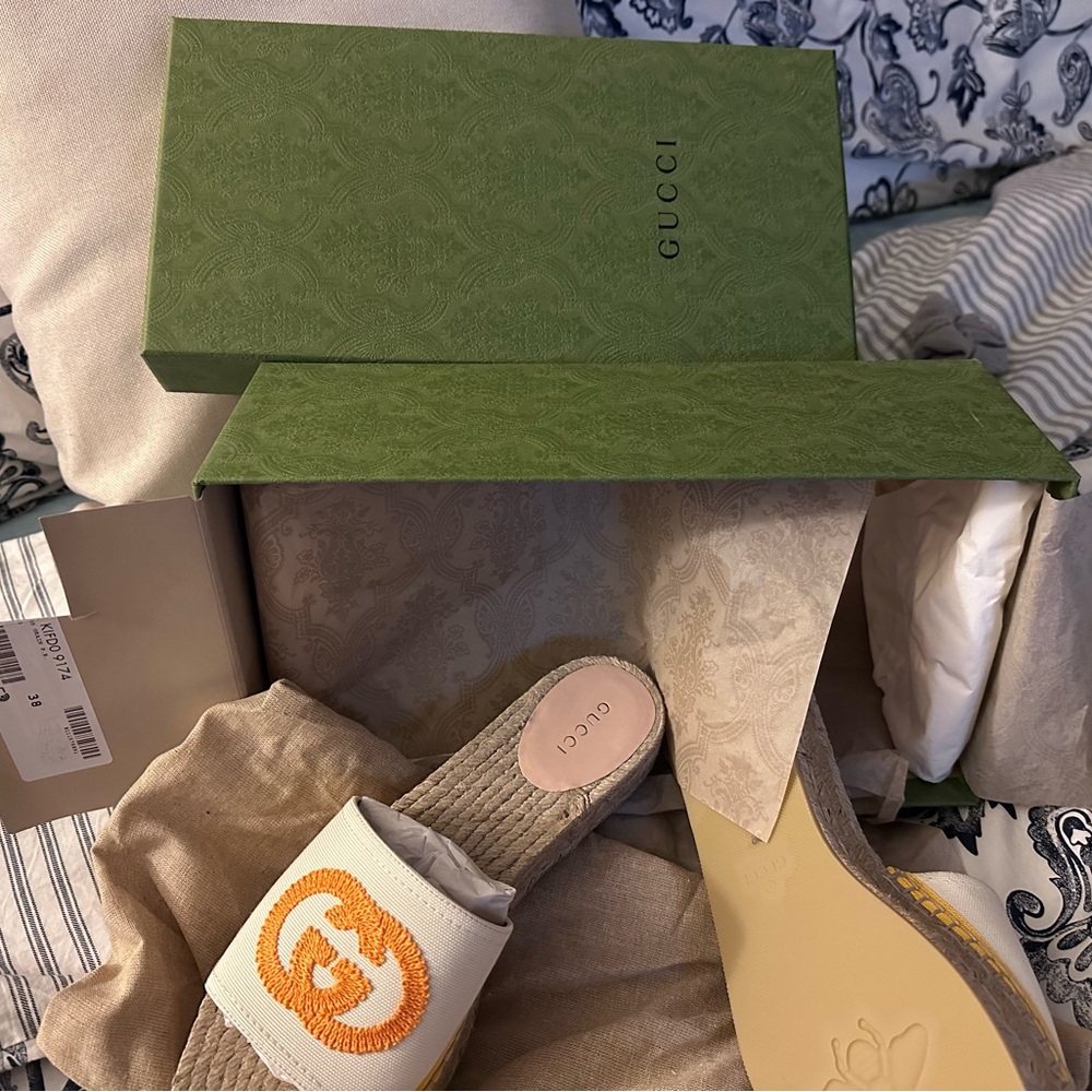 Gucci canvas leather interlocking G
